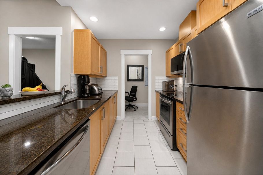 213 6328 Larkin Drive Vancouver, BC - 11