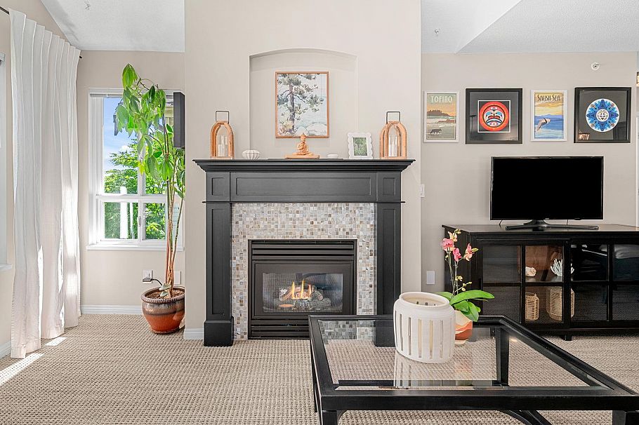 303 365 E 1st Street North Vancouver, BC - 9