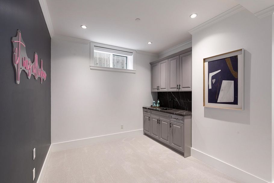 2958 W 40th Avenue Vancouver, BC - 33