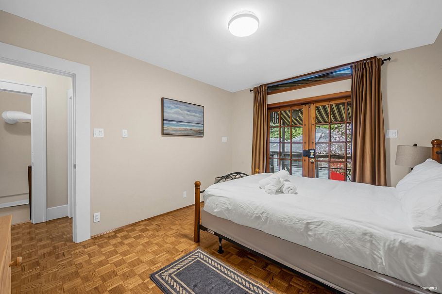 3174 W 10th Avenue Vancouver, BC - 22