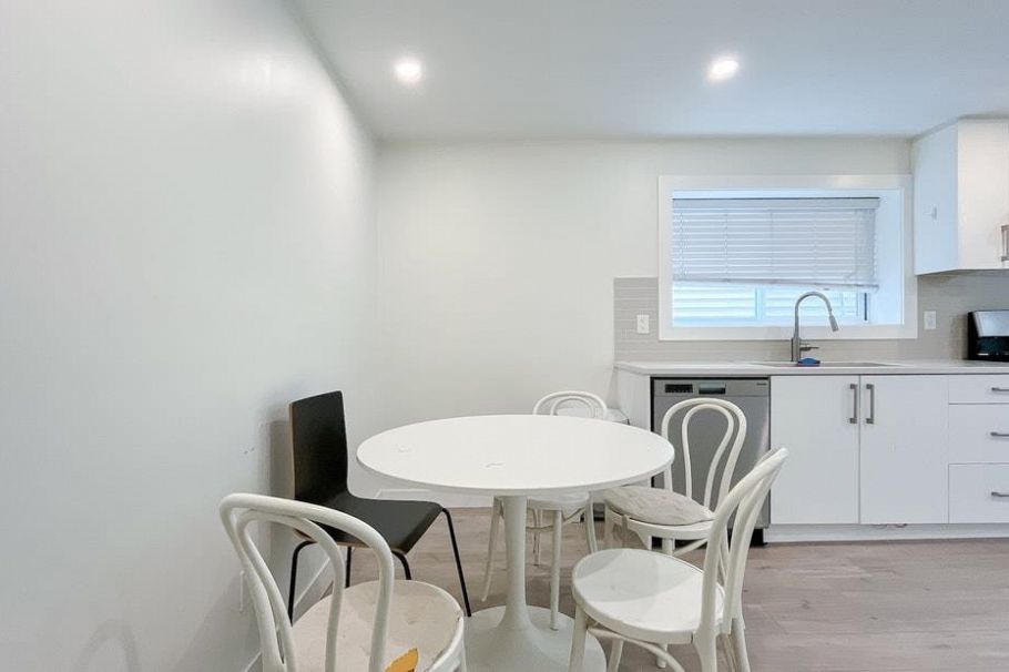 320 E 57th Avenue Vancouver, BC - 27