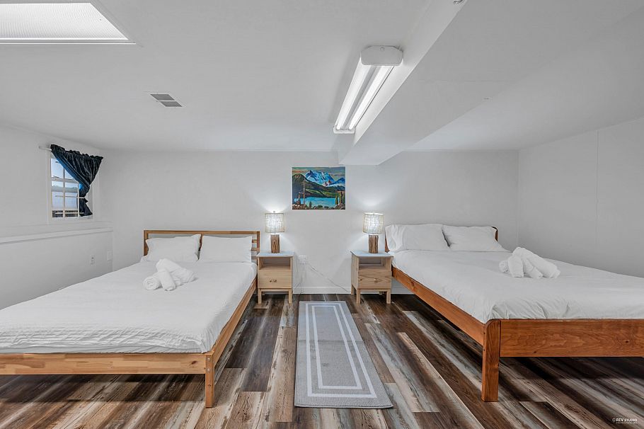 3174 W 10th Avenue Vancouver, BC - 25
