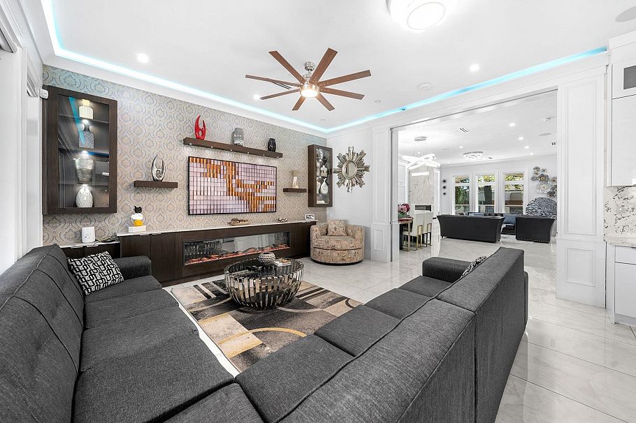 3419 E 48th Avenue Vancouver, BC - 8