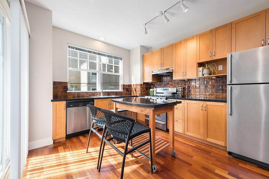 888 W 15th Avenue Vancouver, BC - 10