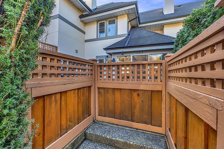 103 245 W 15th Street North Vancouver, BC - 22