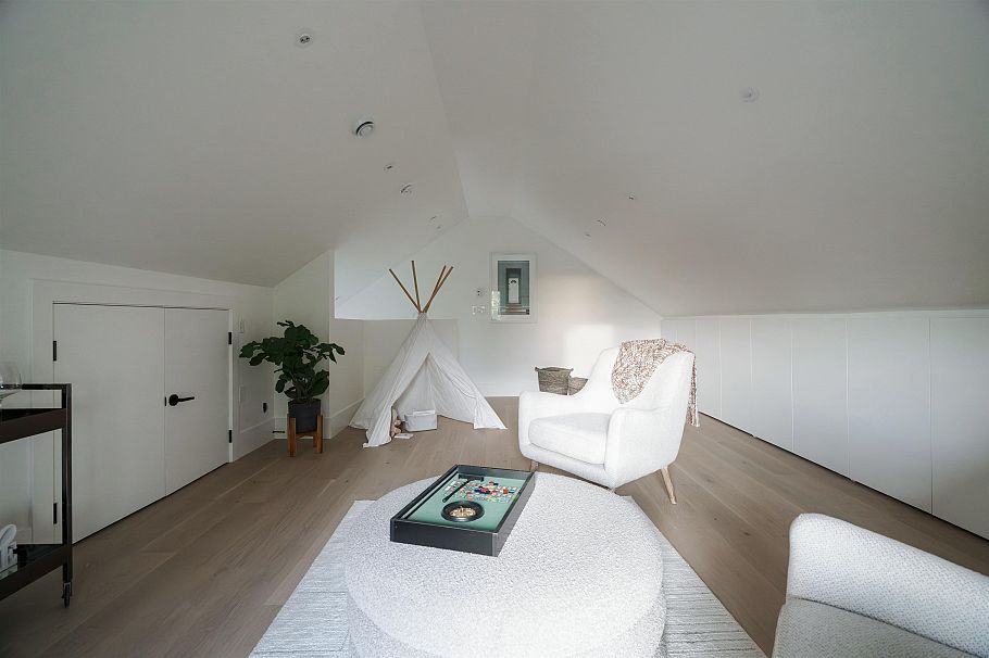 2256 Garden Drive Vancouver, BC - 27