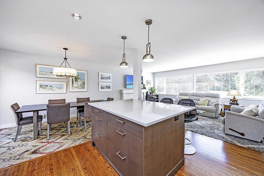 1388 E 20th Street North Vancouver, BC - 2