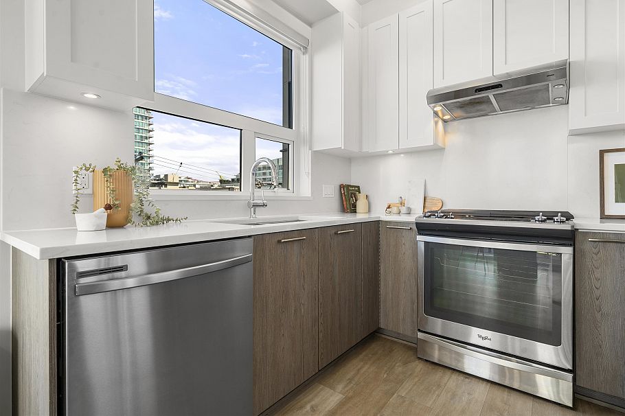 301 123 W 1st Street North Vancouver, BC - 19