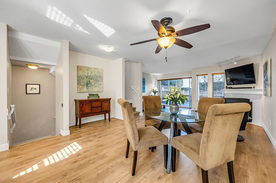 103 245 W 15th Street North Vancouver, BC - 1