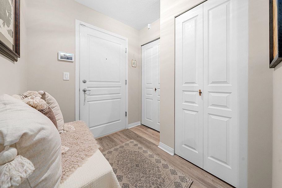 303 365 E 1st Street North Vancouver, BC - 18