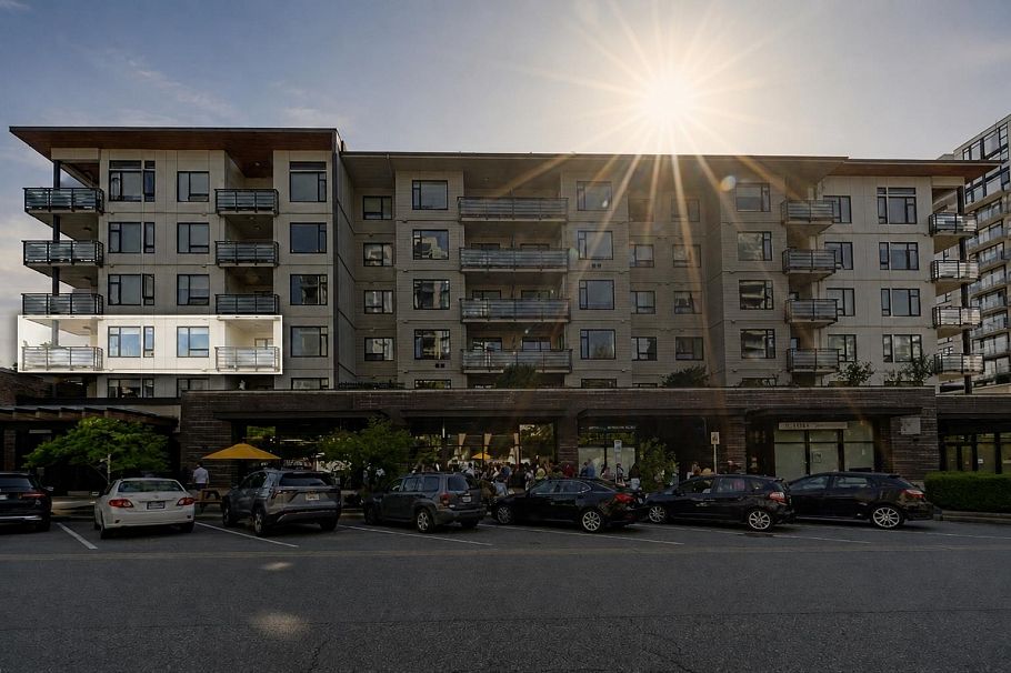 301 123 W 1st Street North Vancouver, BC - 23