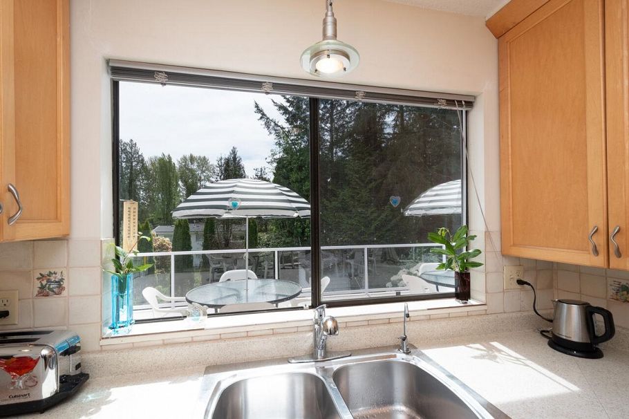 4057 Violet Street North Vancouver, BC - 12