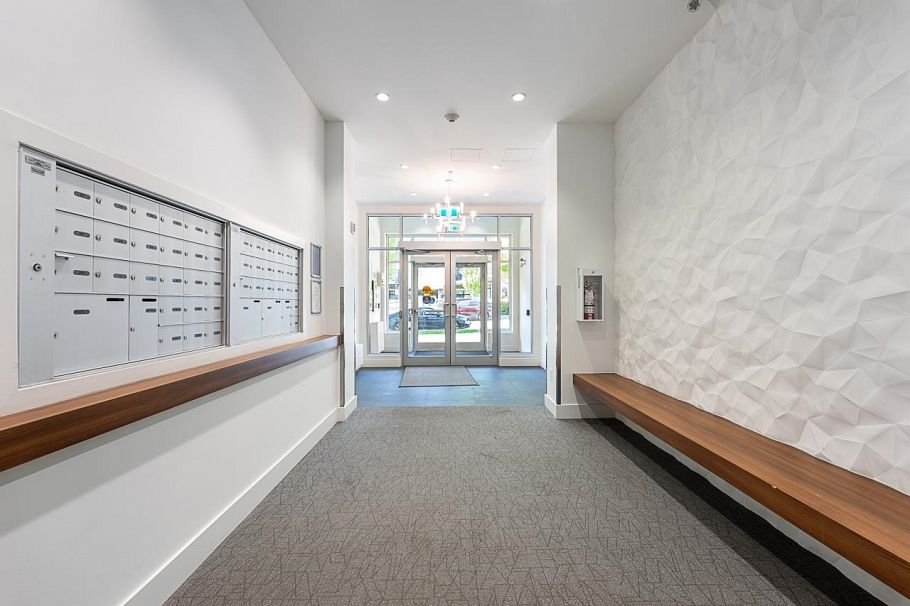 204 711 W 14th Street North Vancouver, BC - 4