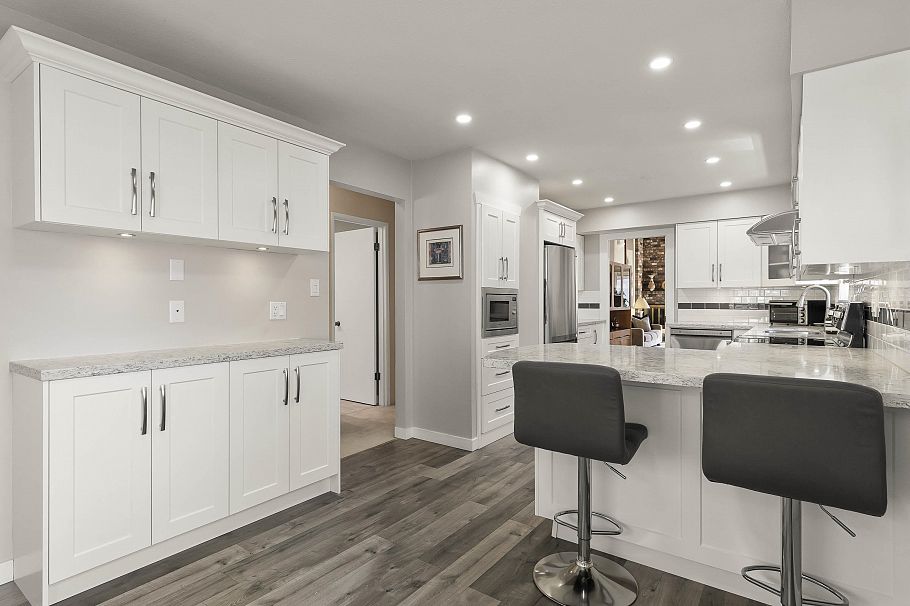 3765 W 30th Avenue Vancouver, BC - 18