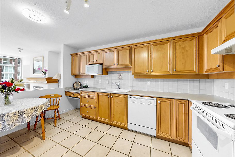 707 5639 Hampton Place Vancouver, BC - 8