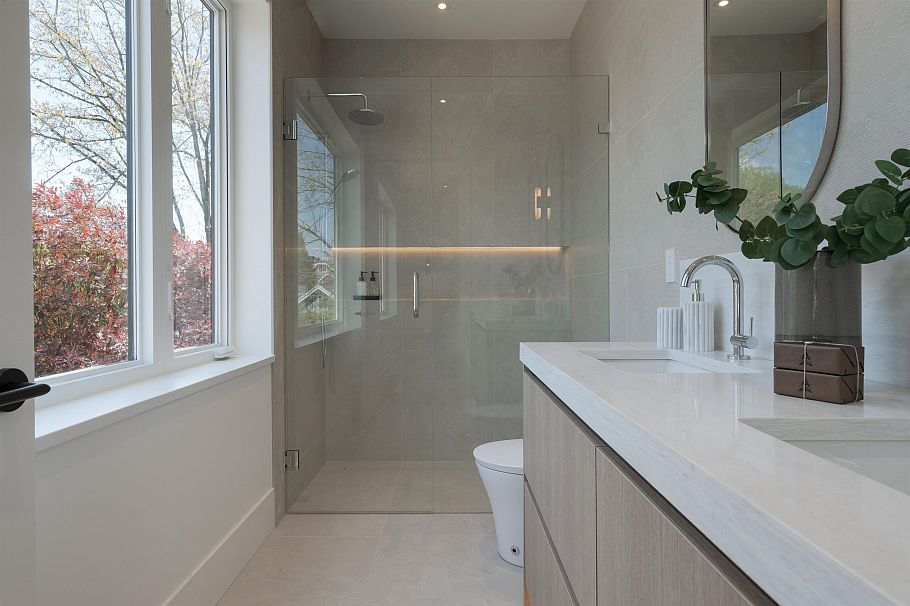 2258 Garden Drive Vancouver, BC - 22