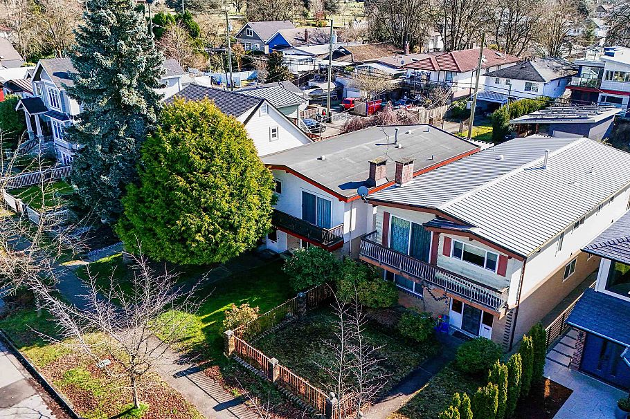 352 E 38th Avenue Vancouver, BC - 23