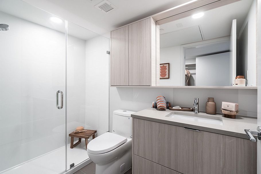 303 2419 Grant Street Vancouver, BC - 18
