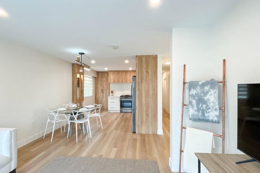 320 E 57th Avenue Vancouver, BC - 4