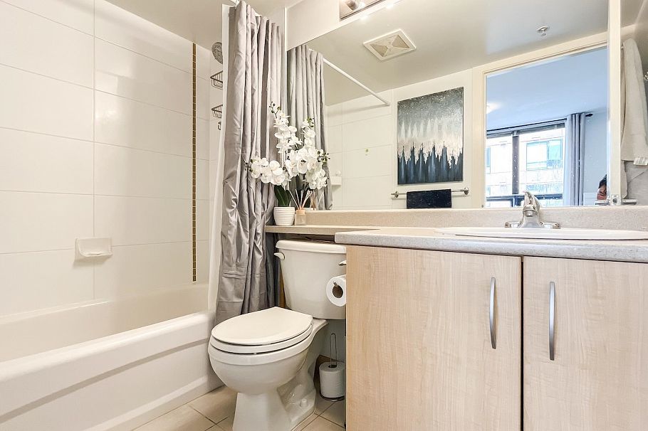 305 3638 Vanness Avenue Vancouver, BC - 16