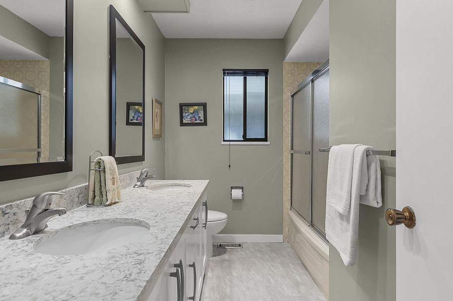 3765 W 30th Avenue Vancouver, BC - 24