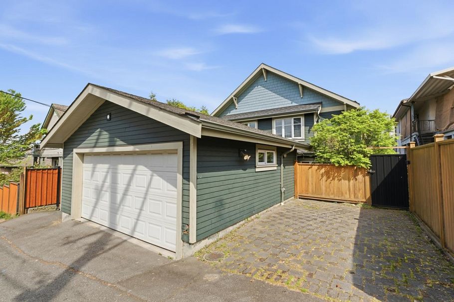 1828 E Georgia Street Vancouver, BC - 31