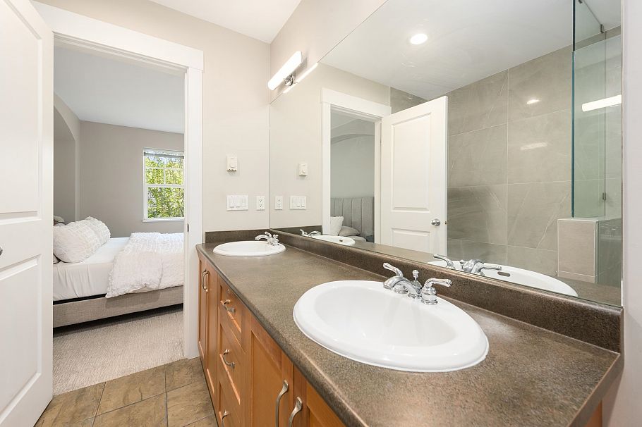 888 W 15th Avenue Vancouver, BC - 20