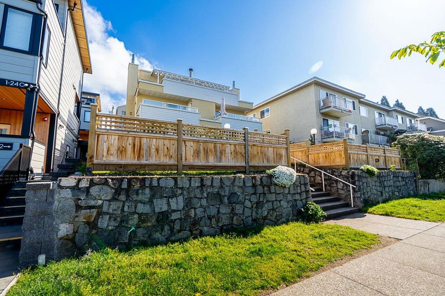 238 W 4th Street North Vancouver, BC - 2