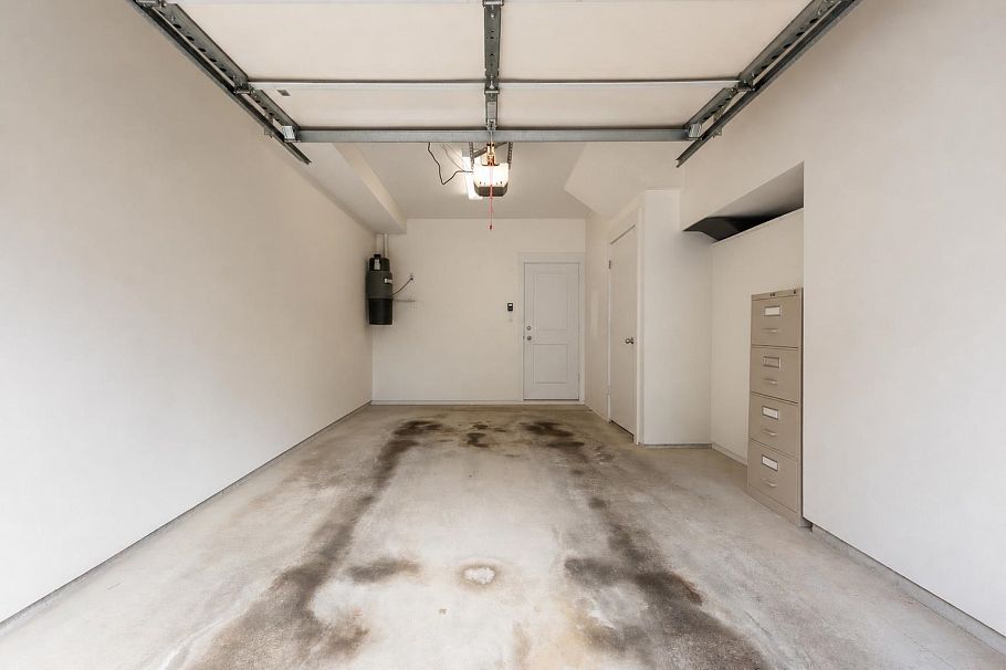 888 W 15th Avenue Vancouver, BC - 25