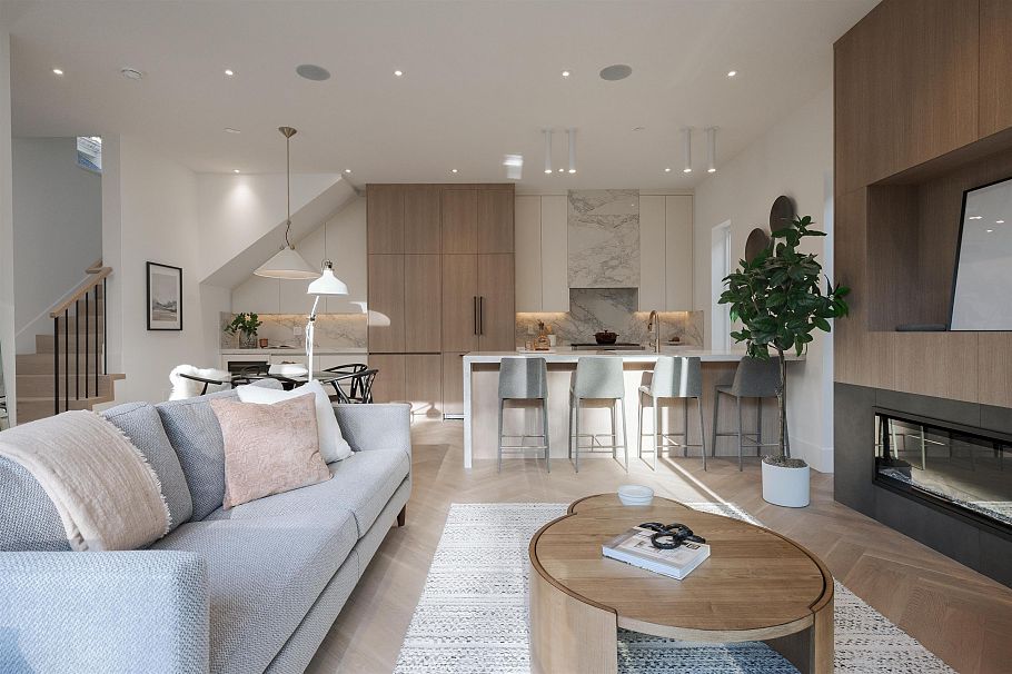 2256 Garden Drive Vancouver, BC - 2