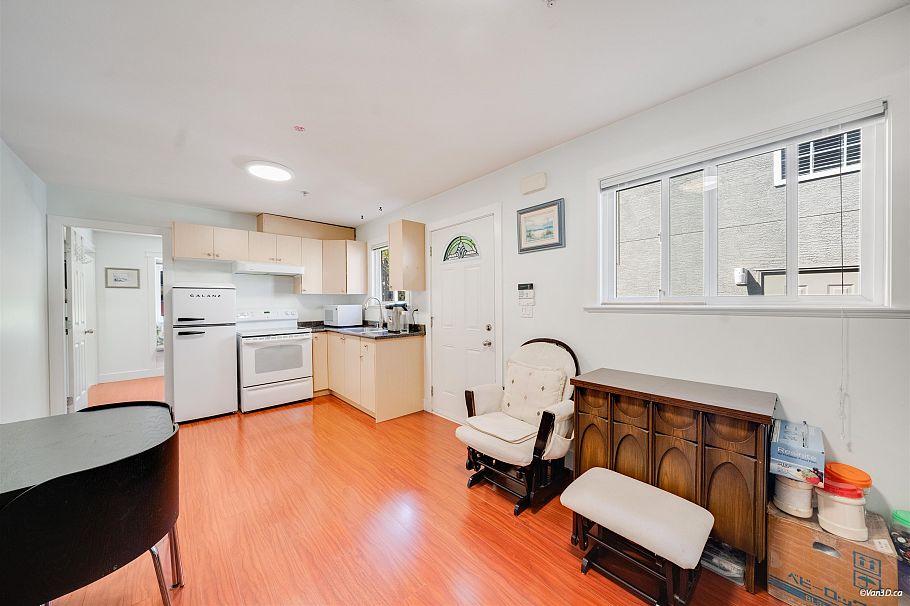 1023 E 8th Avenue Vancouver, BC - 15
