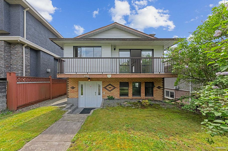 586 E 59th Avenue Vancouver, BC - 1