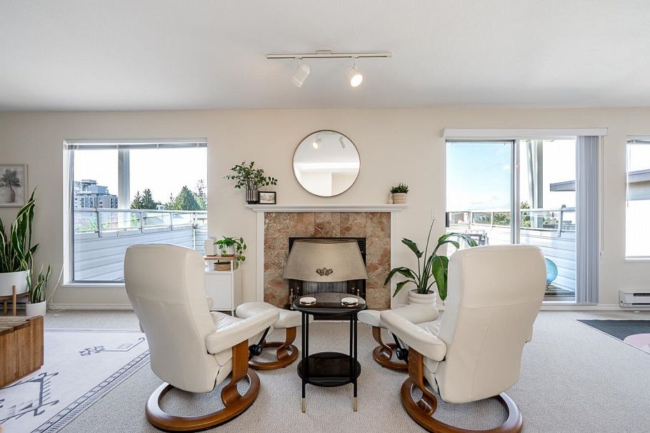 238 W 4th Street North Vancouver, BC - 4