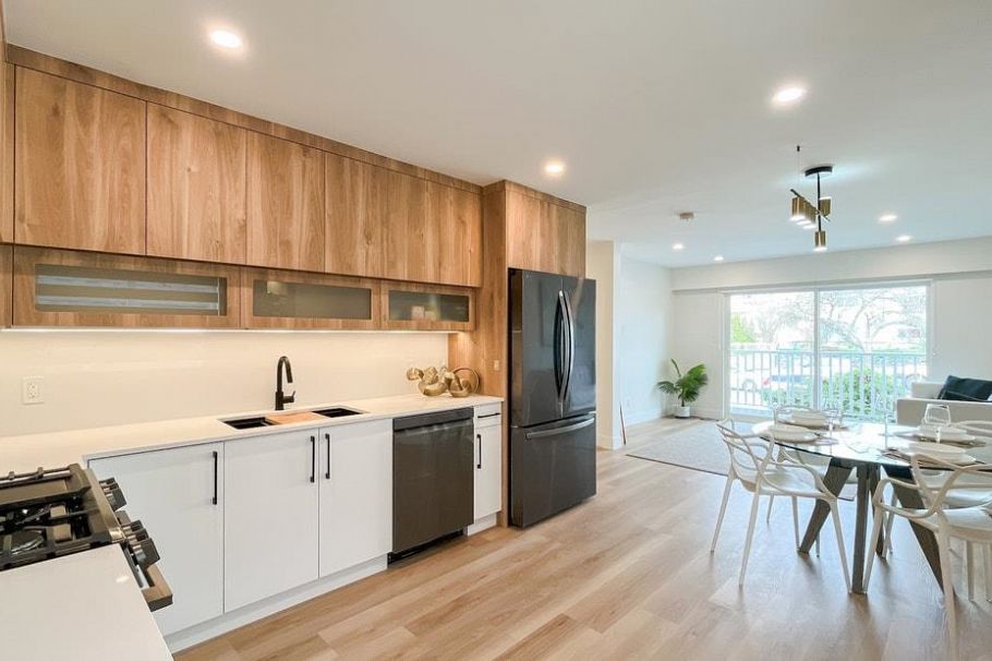 320 E 57th Avenue Vancouver, BC - 7