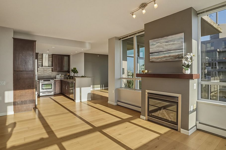 1201 120 W 16th Street North Vancouver, BC - 21