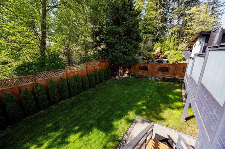 2549 Bendale Road North Vancouver, BC - 30