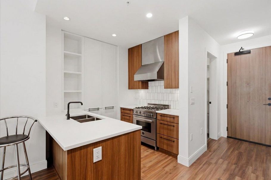 203 6999 Cambie Street Vancouver, BC - 11