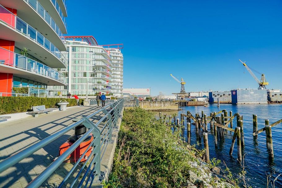 238 W 4th Street North Vancouver, BC - 35