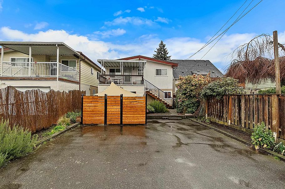 352 E 38th Avenue Vancouver, BC - 22