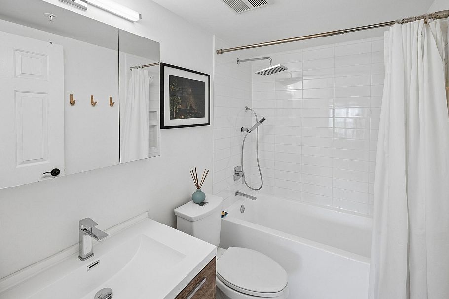 305 688 E 16th Avenue Vancouver, BC - 13
