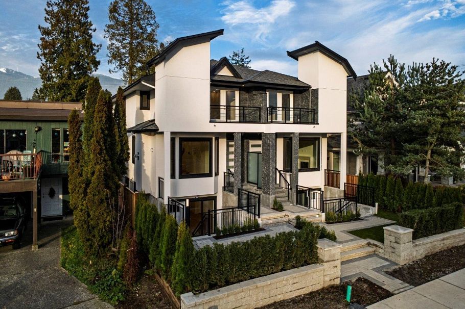 254 E 18th Street North Vancouver, BC - 3