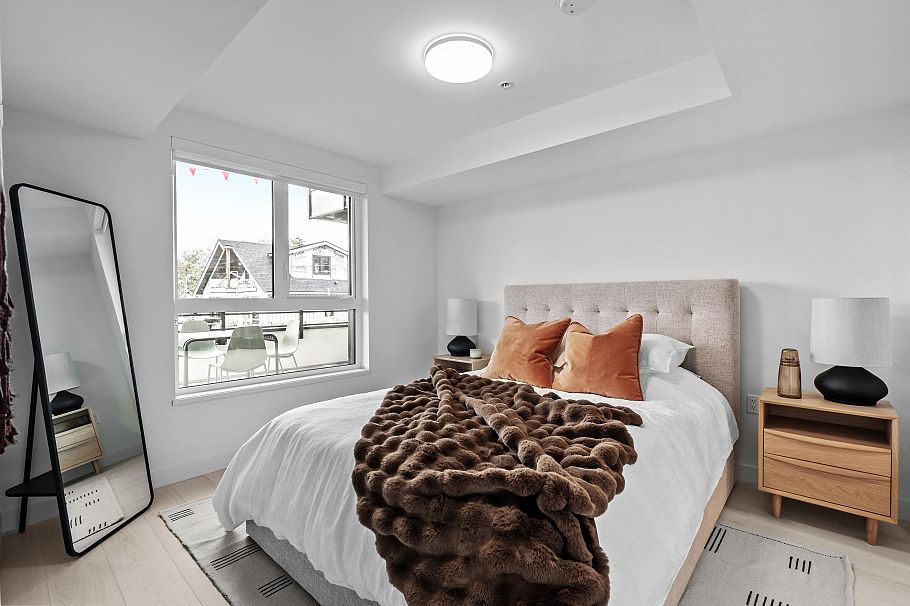 303 2419 Grant Street Vancouver, BC - 16