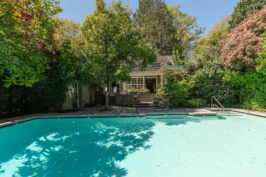 5976 Alma Street Vancouver, BC - 30