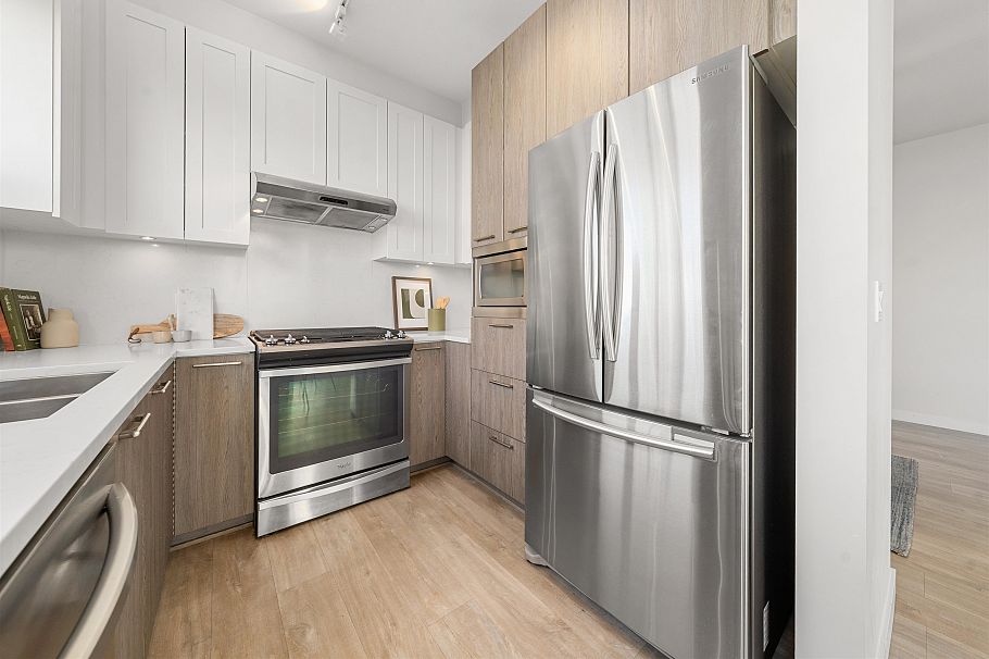301 123 W 1st Street North Vancouver, BC - 18