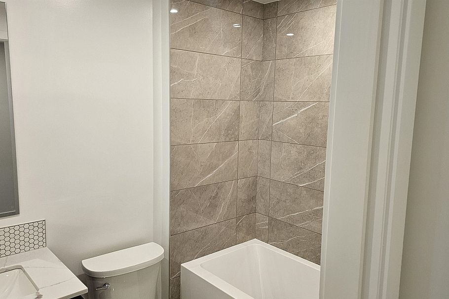 316 2250 E 1 Avenue Vancouver, BC - 12