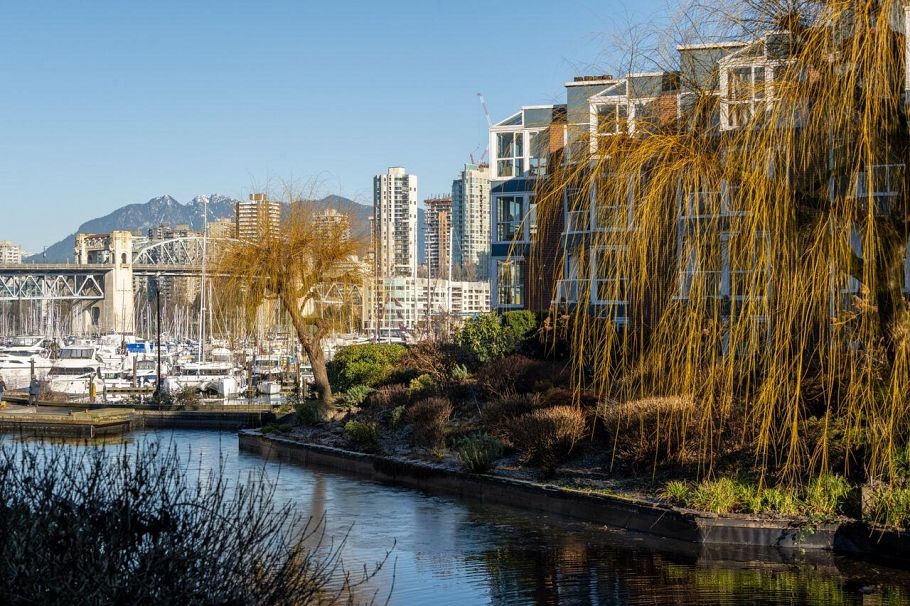 302 1502 Island Park Walk Vancouver, BC - 3
