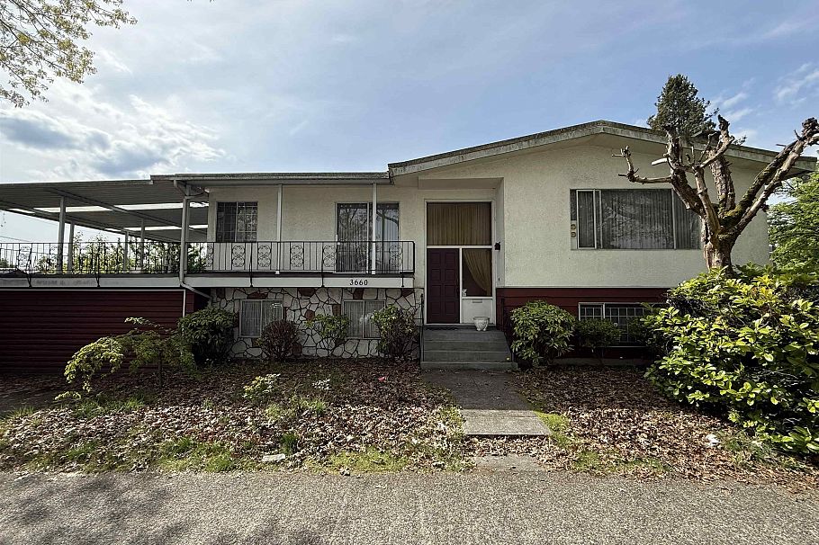3660 E 22nd Avenue Vancouver, BC - 1