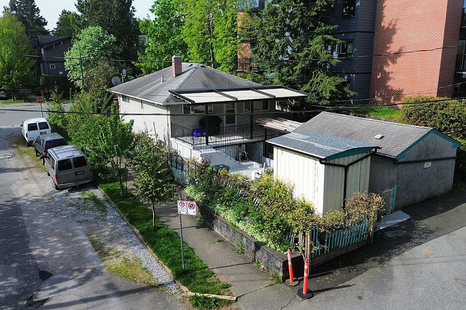 1385 E 7th Avenue Vancouver, BC - 9