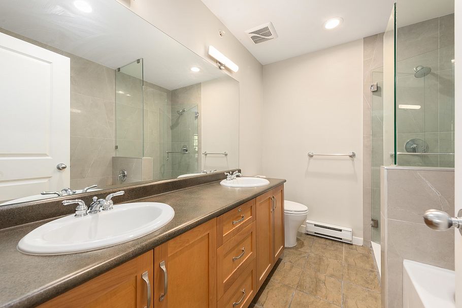 888 W 15th Avenue Vancouver, BC - 18
