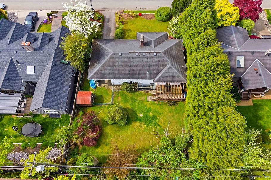 2762 Newmarket Drive North Vancouver, BC - 25